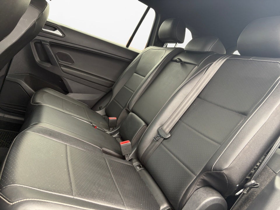2021 Volkswagen Tiguan 2.0T SE R-Line Black
