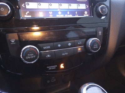 2022 Nissan Rogue Sport SL FWD Xtronic CVT