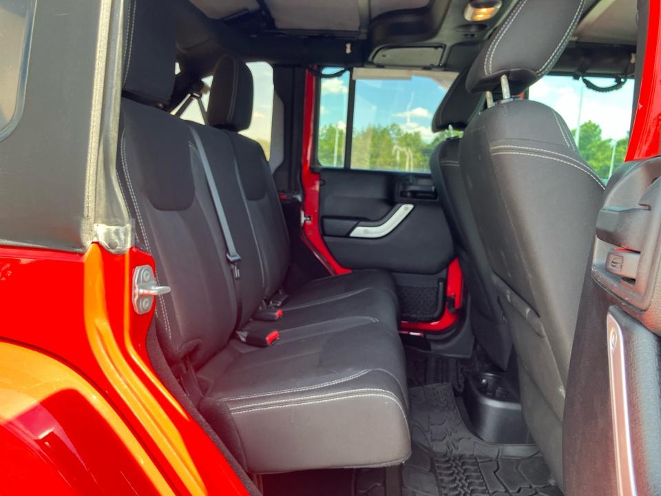 2016 Jeep Wrangler Unlimited Sahara