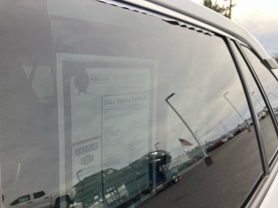 2021 Toyota RAV4 LE