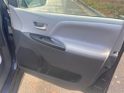 2018 Toyota Sienna LE 8 Passenger