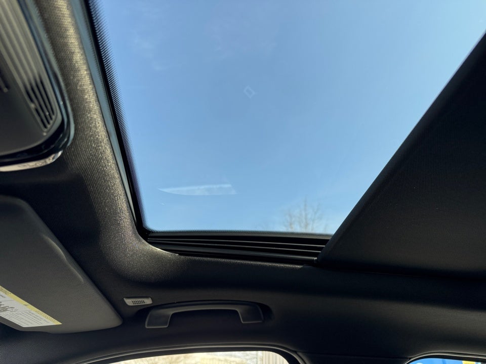 2025 BMW 330i xDrive