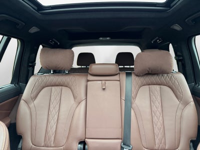 2023 BMW X7 M60i