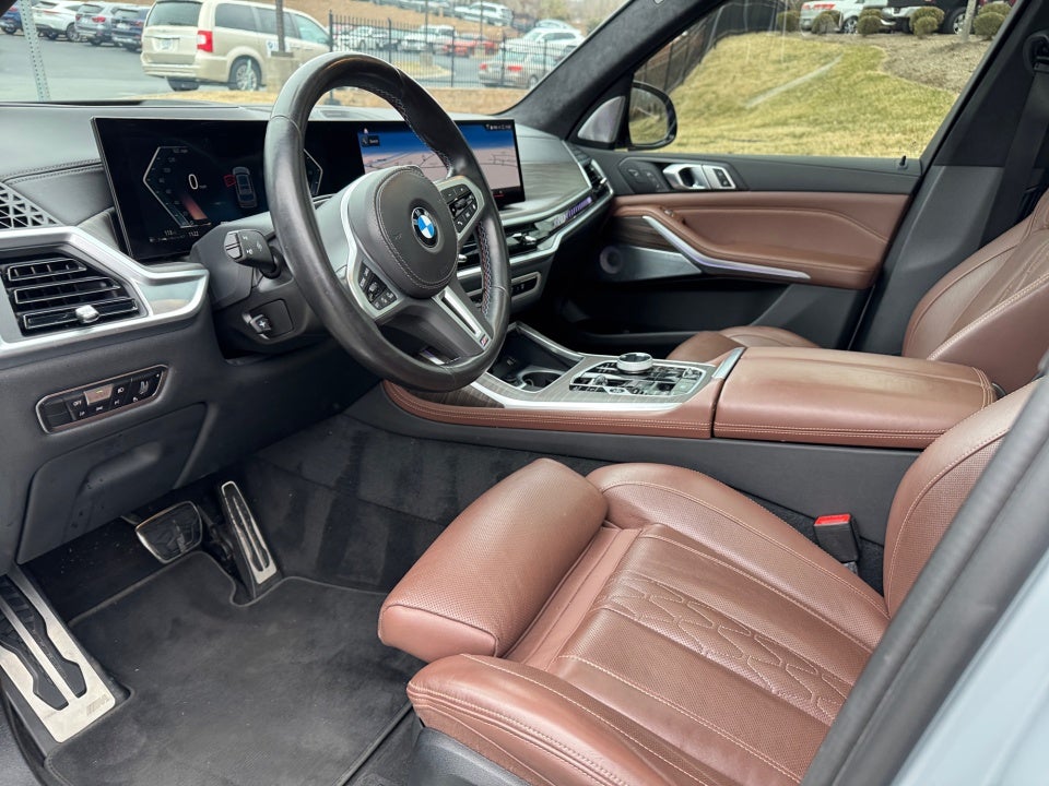 2023 BMW X7 M60i