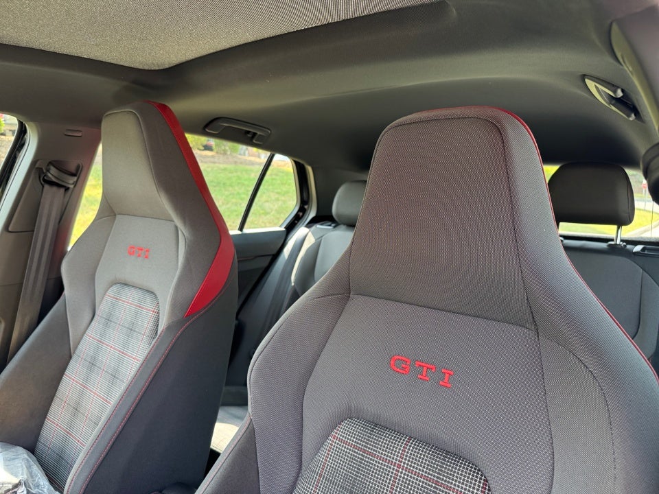 2024 Volkswagen Golf GTI 380 SE