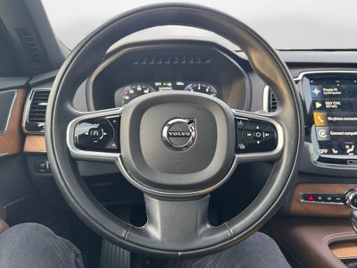 2022 Volvo XC90 T6 Momentum 7 Passenger
