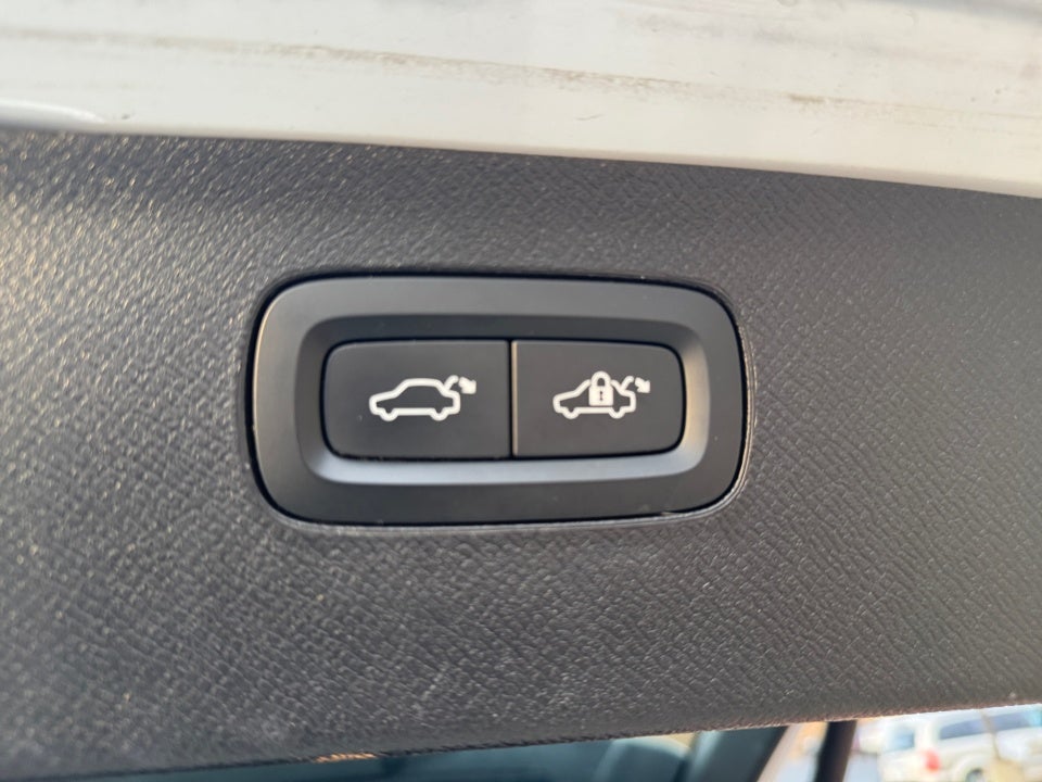 2022 Volvo XC90 T6 Momentum 7 Passenger