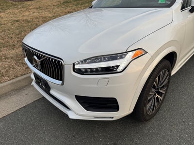 2022 Volvo XC90 T6 Momentum 7 Passenger