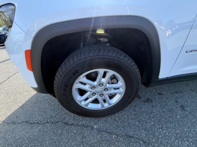 2025 Jeep Grand Cherokee Laredo 4x2