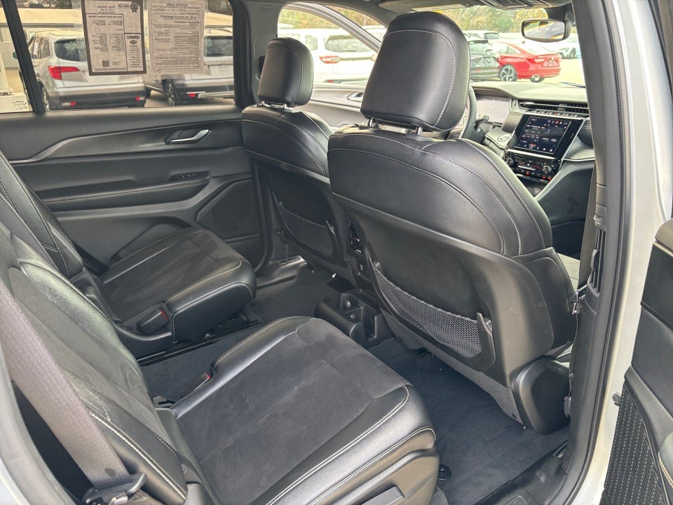 2023 Jeep Grand Cherokee L Altitude 4x2