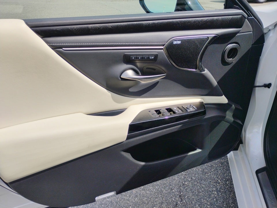 2022 Lexus ES 300h ES 300h