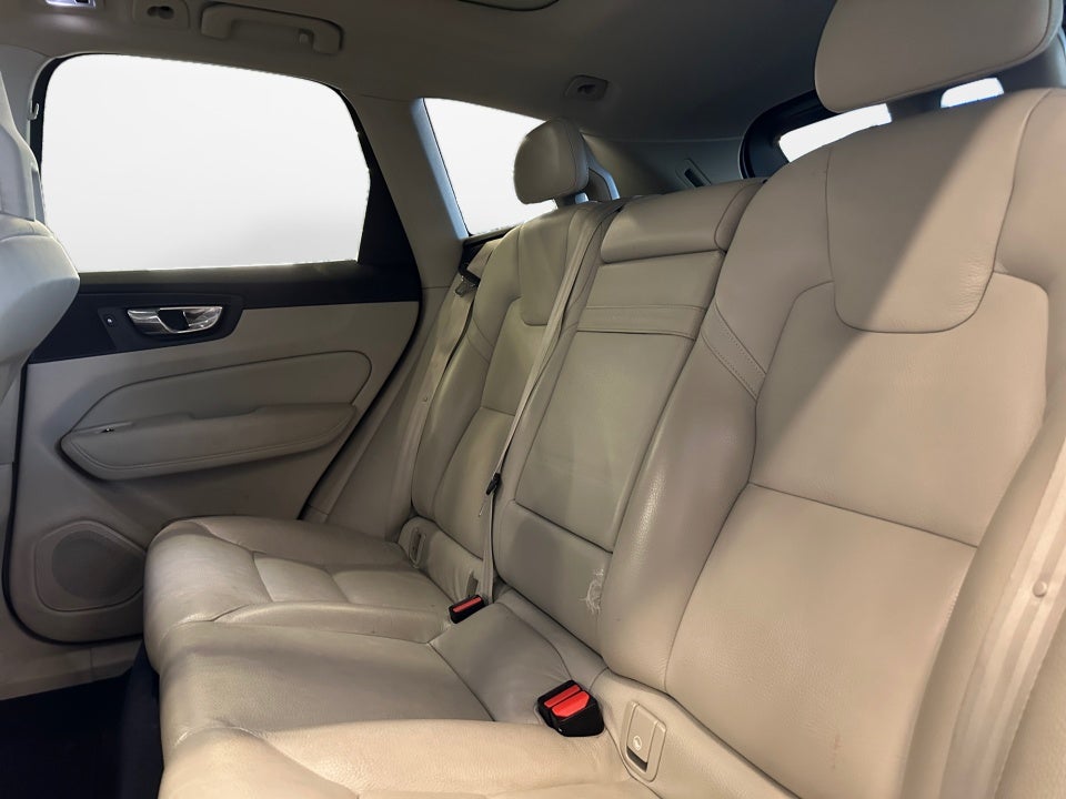 2018 Volvo XC60 T5 Momentum