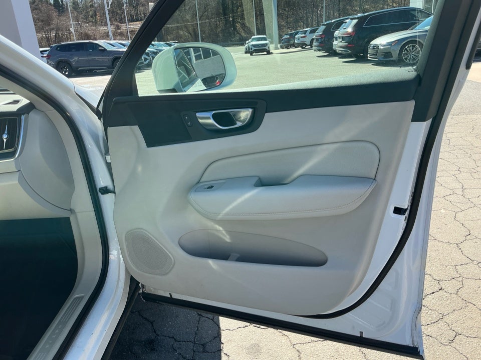 2018 Volvo XC60 T5 Momentum