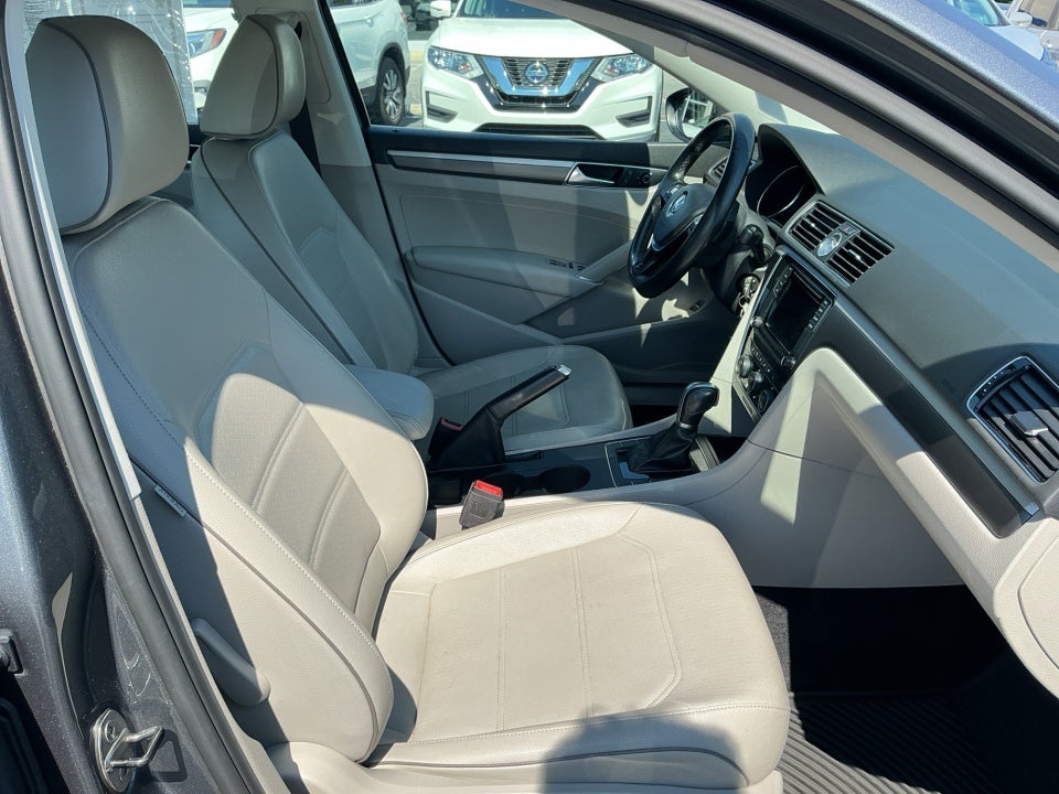 2017 Volkswagen Passat 1.8T R-Line