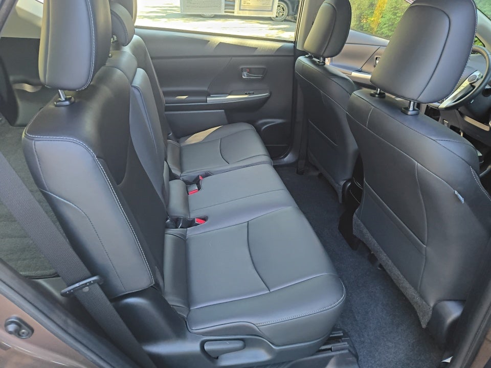 2015 Toyota Prius v Four