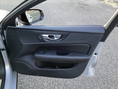 2024 Volvo S60 Recharge Plug-In Hybrid T8 Plus Dark Theme