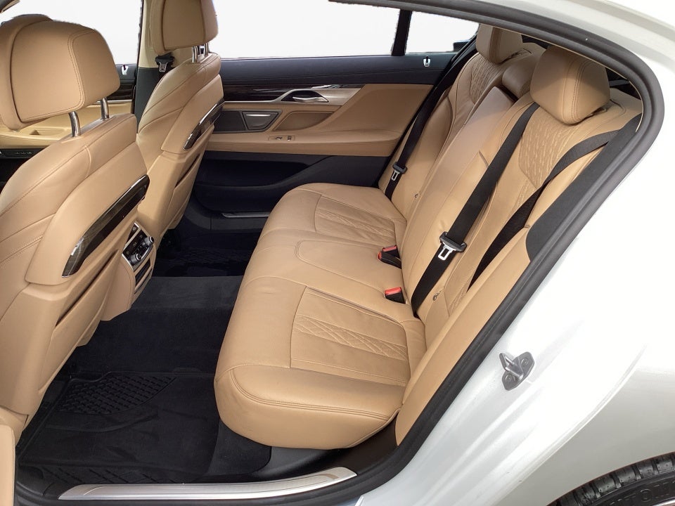 2021 BMW 750i xDrive