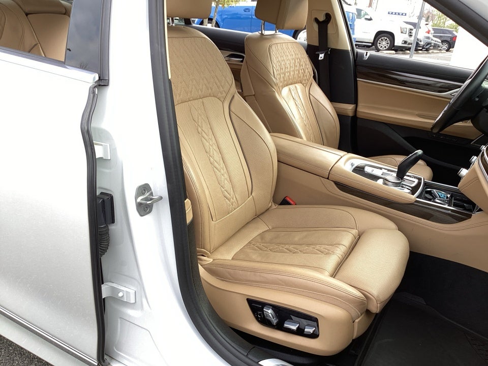 2021 BMW 750i xDrive