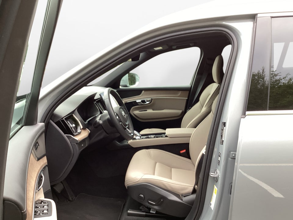 2026 Volvo XC90 Core