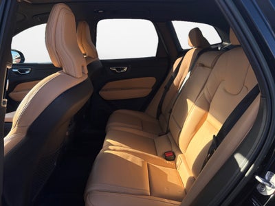 2023 Volvo XC60 B6 Ultimate Dark Theme