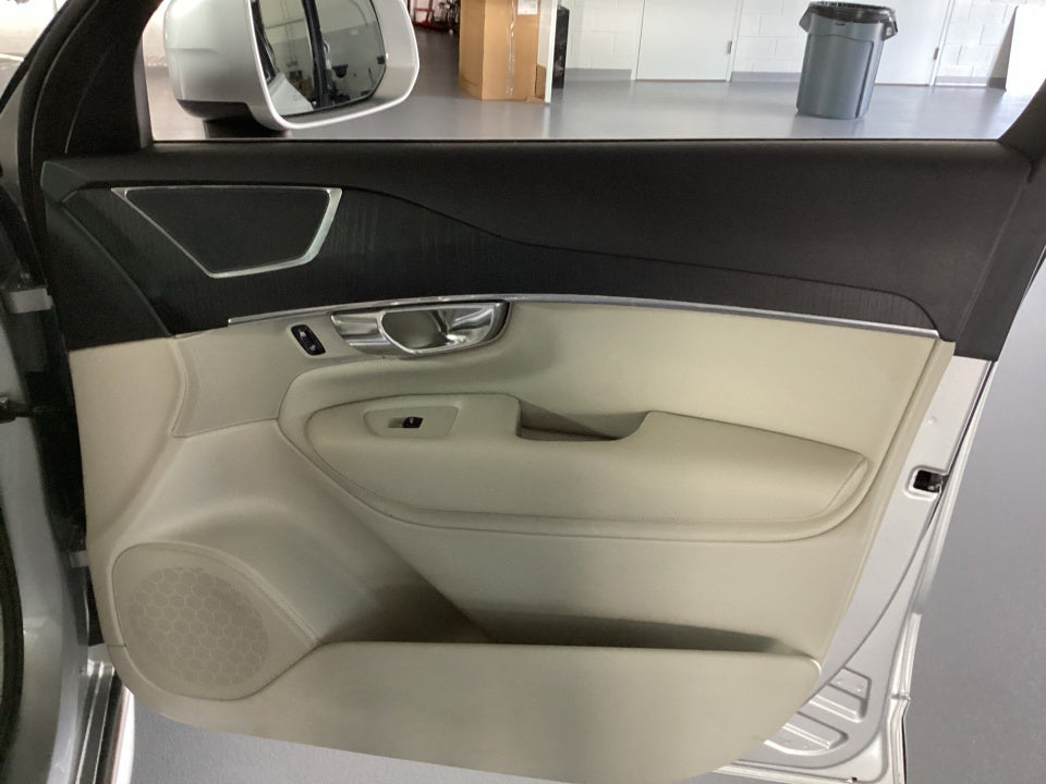 2020 Volvo XC90 Momentum