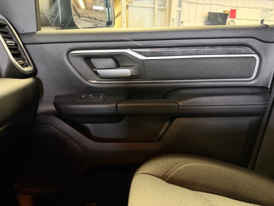 2021 RAM 1500 Big Horn Crew Cab 4x4 5'7" Box