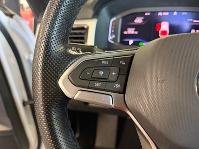 2022 Volkswagen Atlas Cross Sport 2.0T SEL R-Line