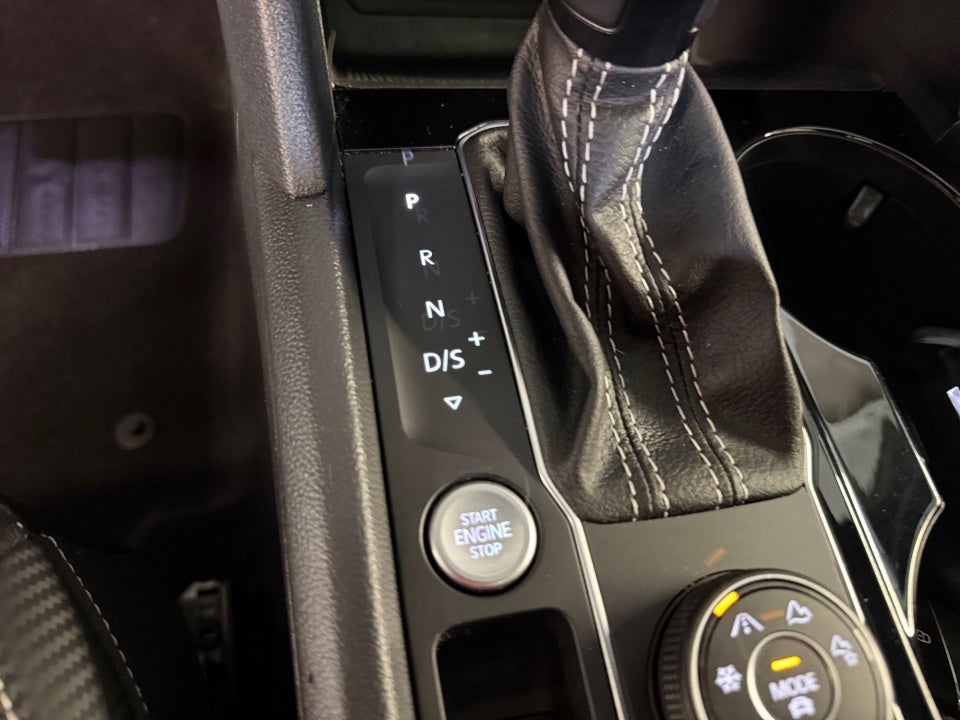 2022 Volkswagen Atlas Cross Sport 2.0T SEL R-Line