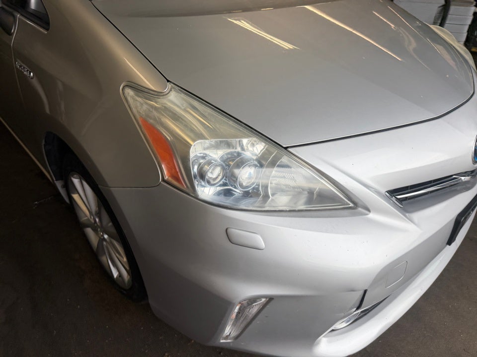 2013 Toyota Prius v Five