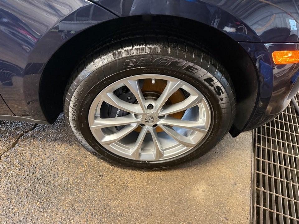 2022 Porsche Macan AWD