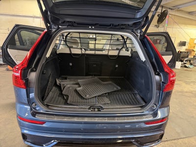 2025 Volvo XC60 Plug-In Hybrid Ultra, T8 AWD Electric/Gasoline, Dark