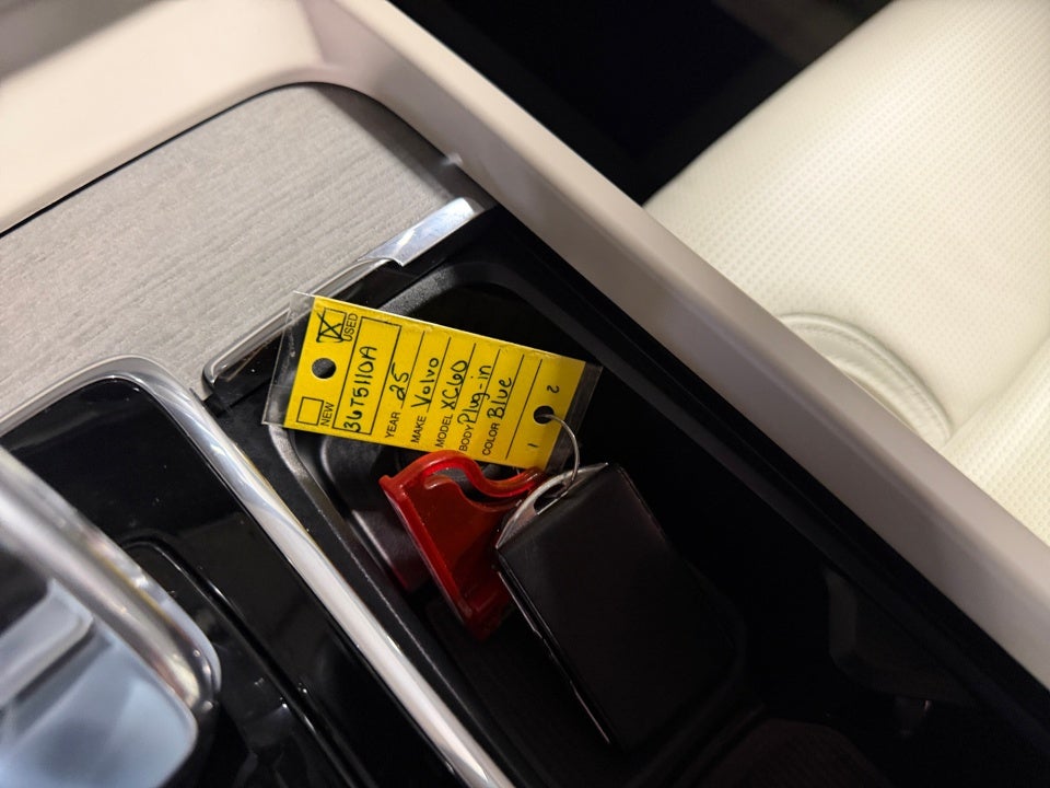 2025 Volvo XC60 Plug-In Hybrid Ultra, T8 AWD Electric/Gasoline, Dark