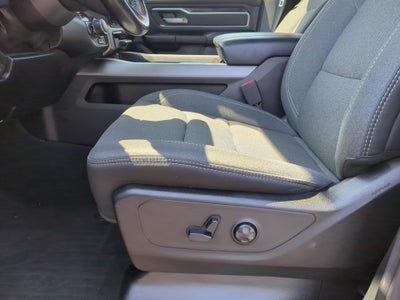 2020 RAM 1500 Big Horn Crew Cab 4x4 5'7" Box