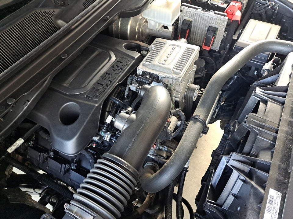 2020 RAM 1500 Laramie Crew Cab 4x4 6'4" Box