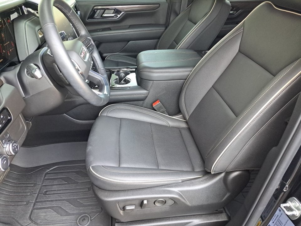 2025 GMC Yukon Elevation