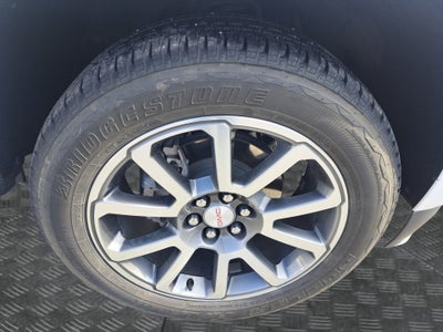 2022 GMC Canyon 4WD Crew Cab Short Box Denali