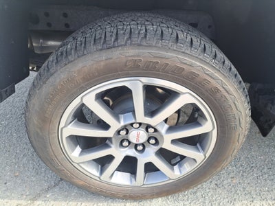 2022 GMC Canyon 4WD Crew Cab Short Box Denali