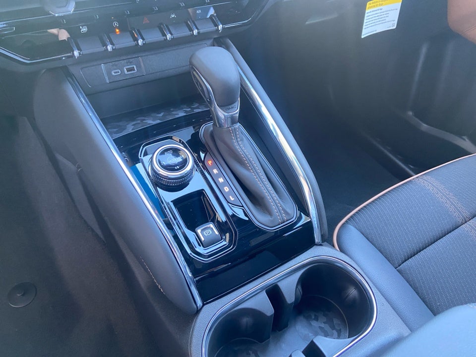 2024 GMC Canyon 4WD AT4
