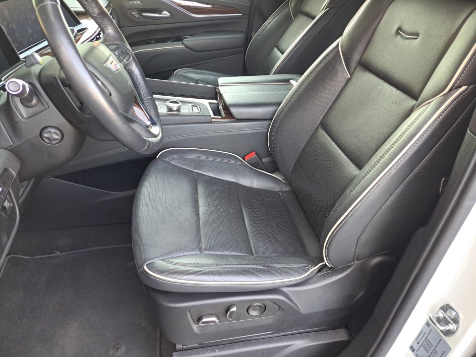 2022 Cadillac Escalade ESV Premium Luxury