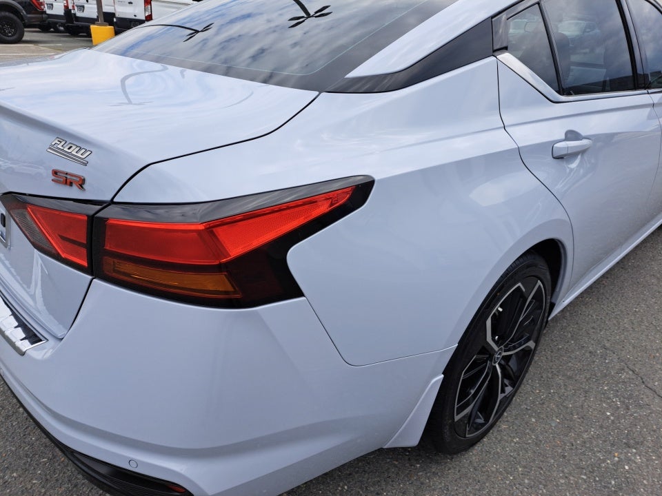 2023 Nissan Altima SR FWD