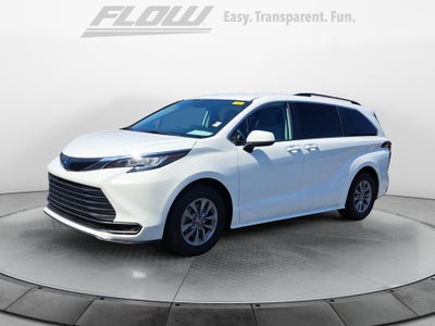 2022 Toyota Sienna LE
