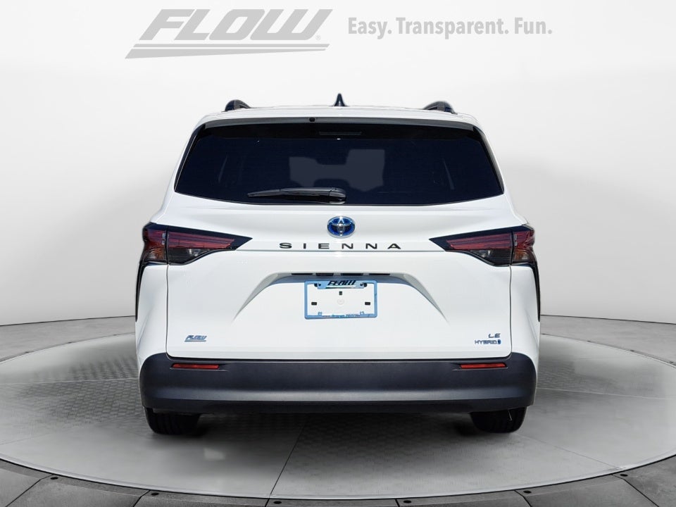 2022 Toyota Sienna LE