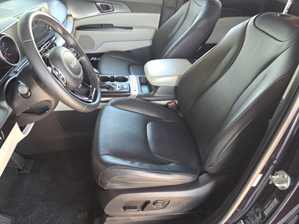 2023 Kia Carnival MPV LX Seat Package