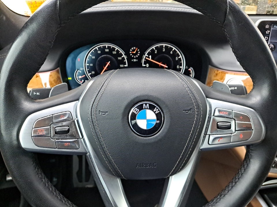 2016 BMW 750i 750i