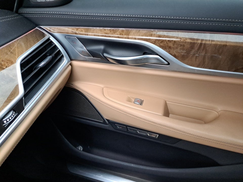 2016 BMW 750i 750i