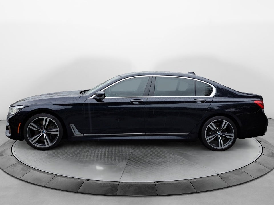 2016 BMW 750i 750i