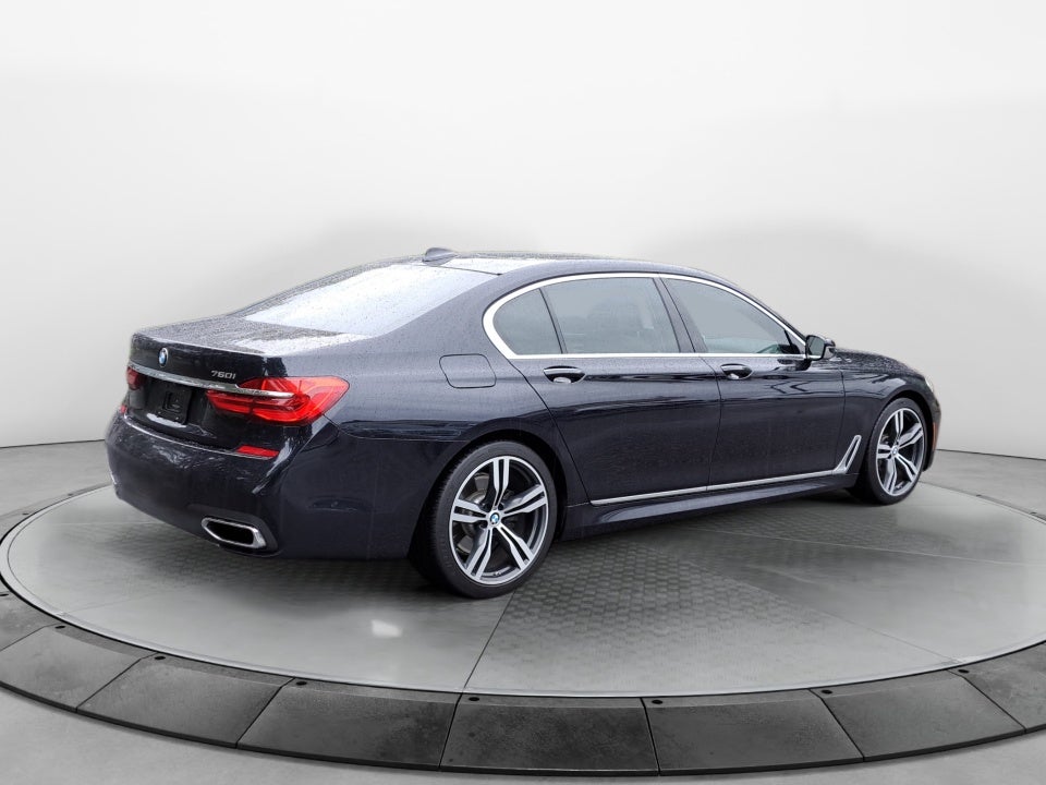 2016 BMW 750i 750i