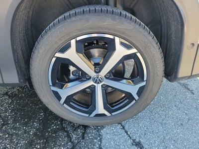 2025 Volkswagen Tiguan 2.0T SE