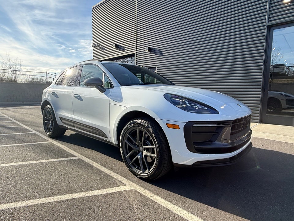 2025 Porsche Macan T