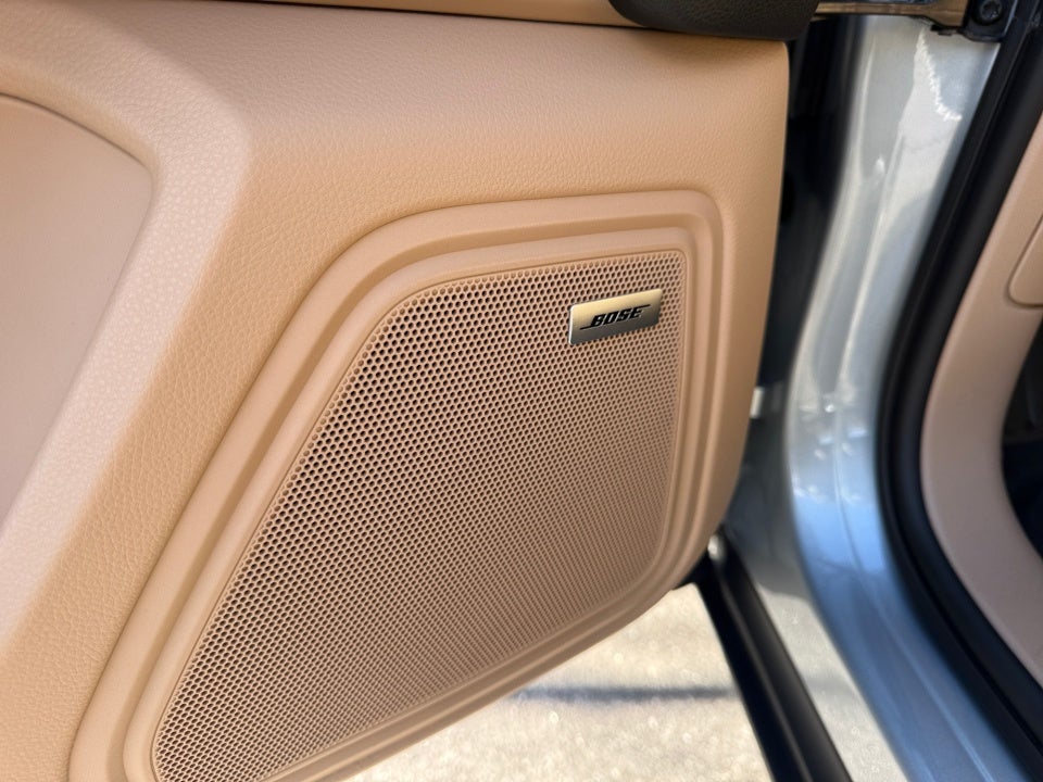 2025 Porsche Macan T